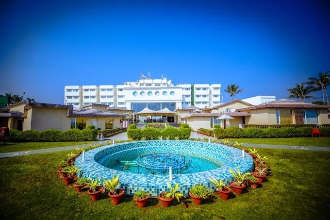 Hotel Holiday Resort - 6