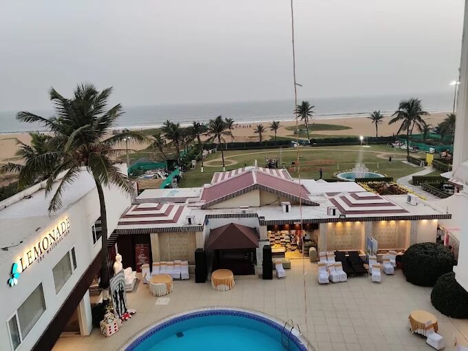 Hotel Holiday Resort - 2